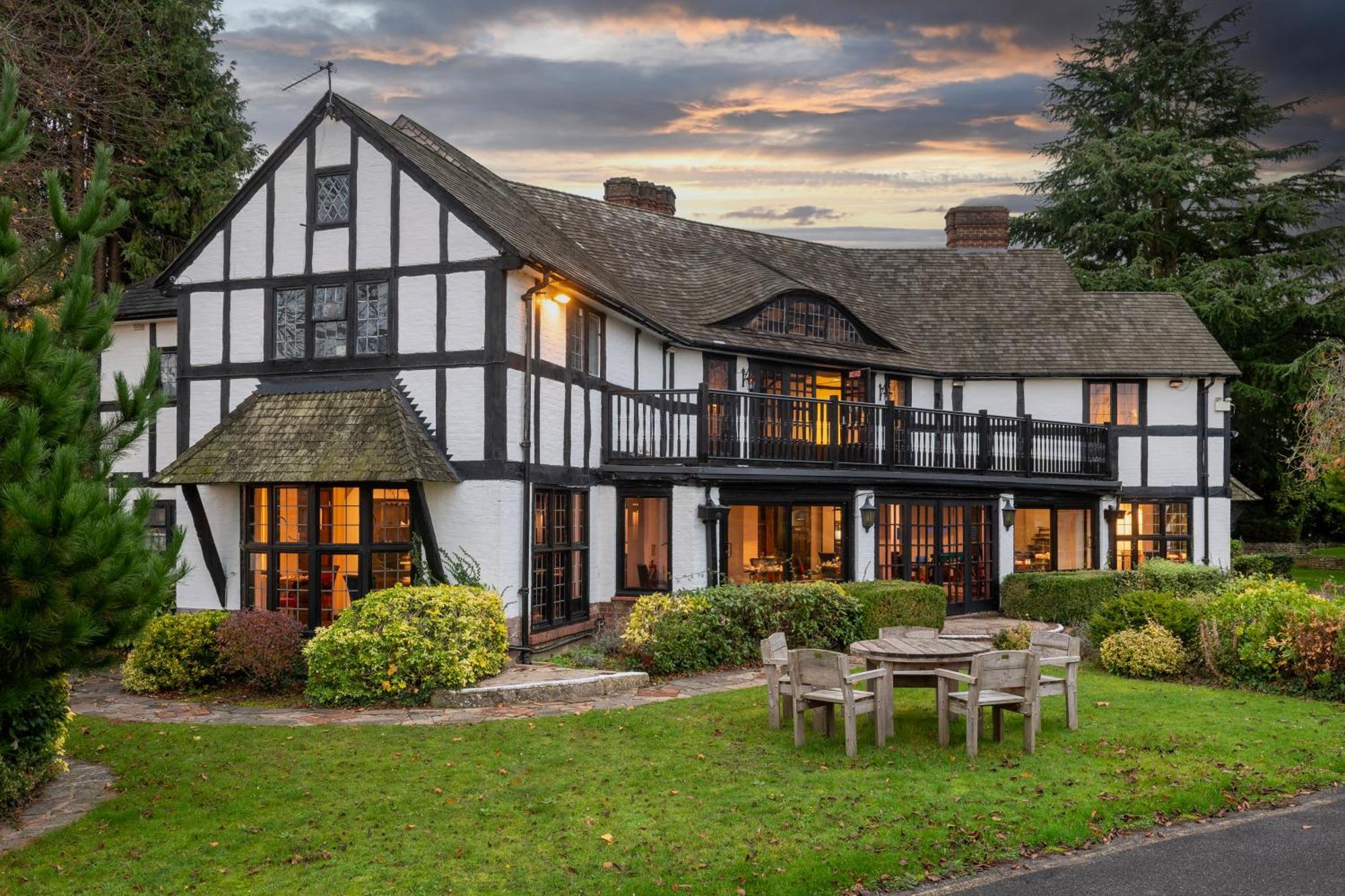 Thatchers East Horsley Buitenkant foto