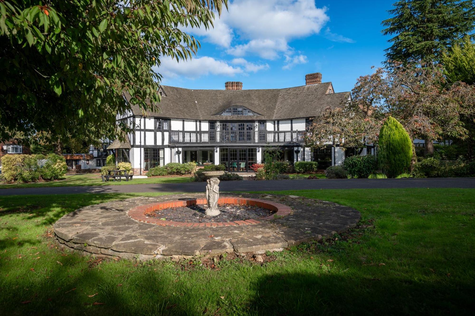 Thatchers East Horsley Buitenkant foto