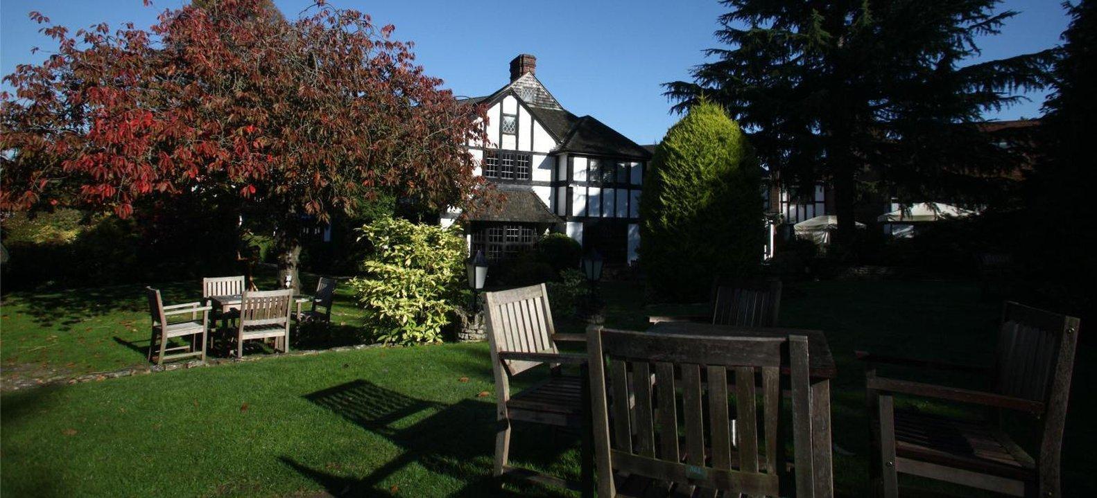 Thatchers East Horsley Buitenkant foto